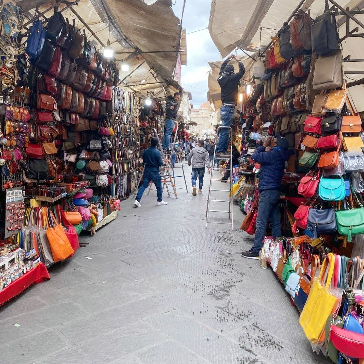 The Florence Leather Market offers a vast selection of genuine leather items